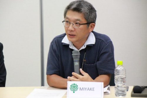 Photograph of Mr. Kuniaki Miyake.